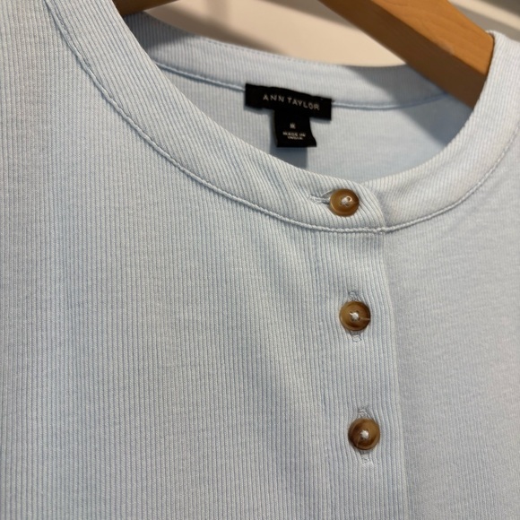 Ann Taylor Light Blue Rib Knit Button-Up T-Shirt Top Size Medium - Picture 5 of 7